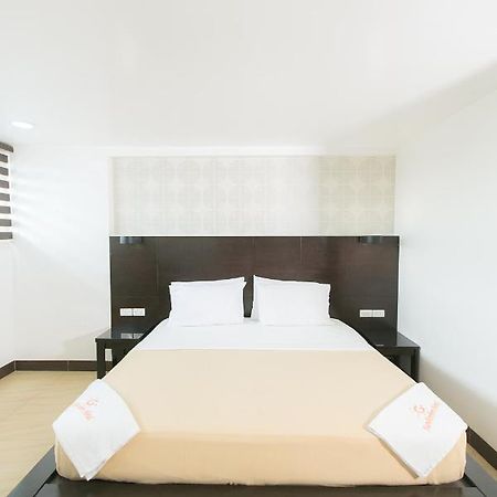 Sun Garden Hotel Tarlac Екстер'єр фото