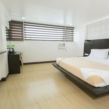 Sun Garden Hotel Tarlac Екстер'єр фото